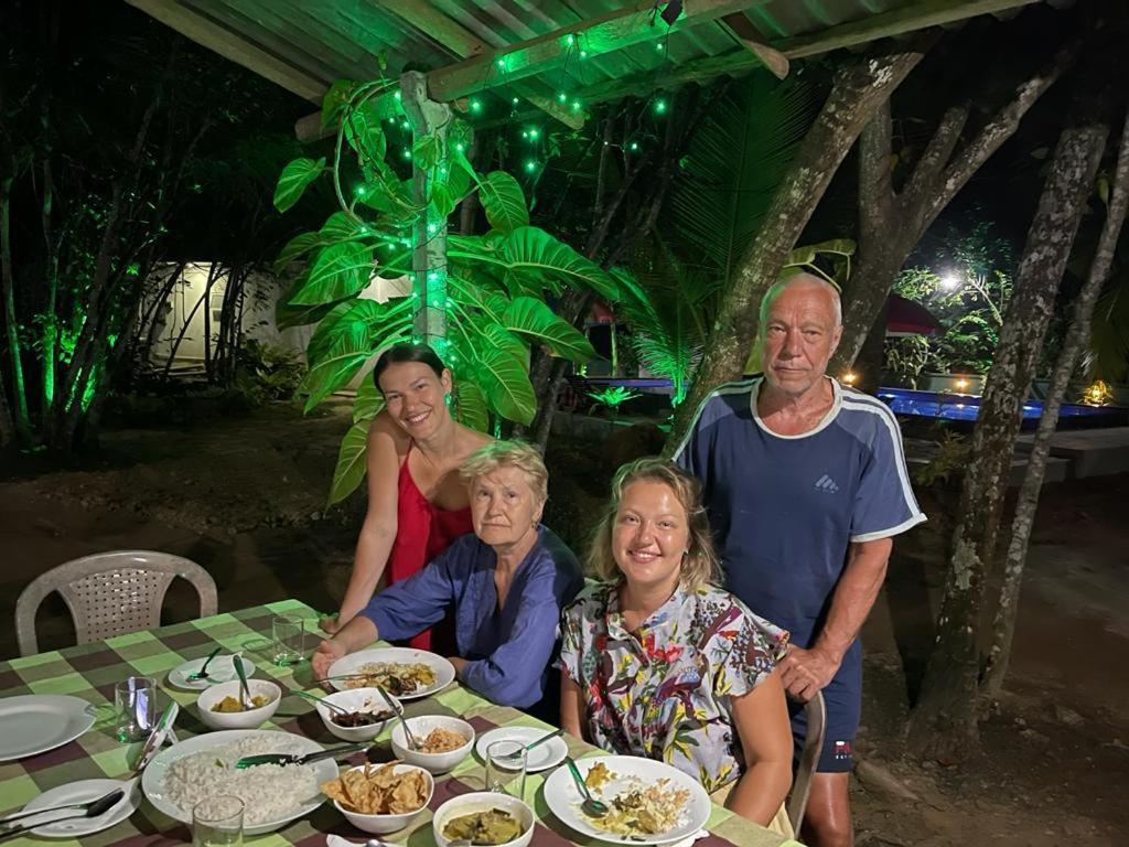Jungle Restaurant And Villa Unawatuna Esterno foto